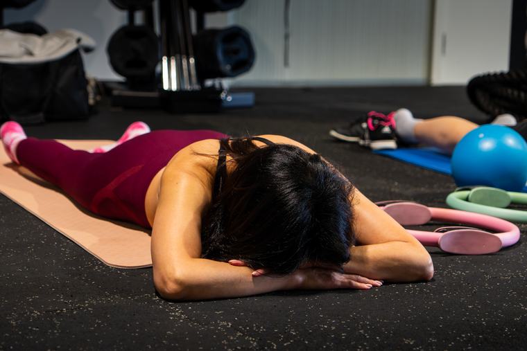 Cours de Yoga sur tapis chez C-Fitness Barchon