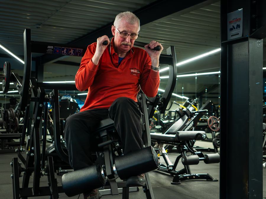 Espace musculation de C-Fitness Barchon avec machines guidées